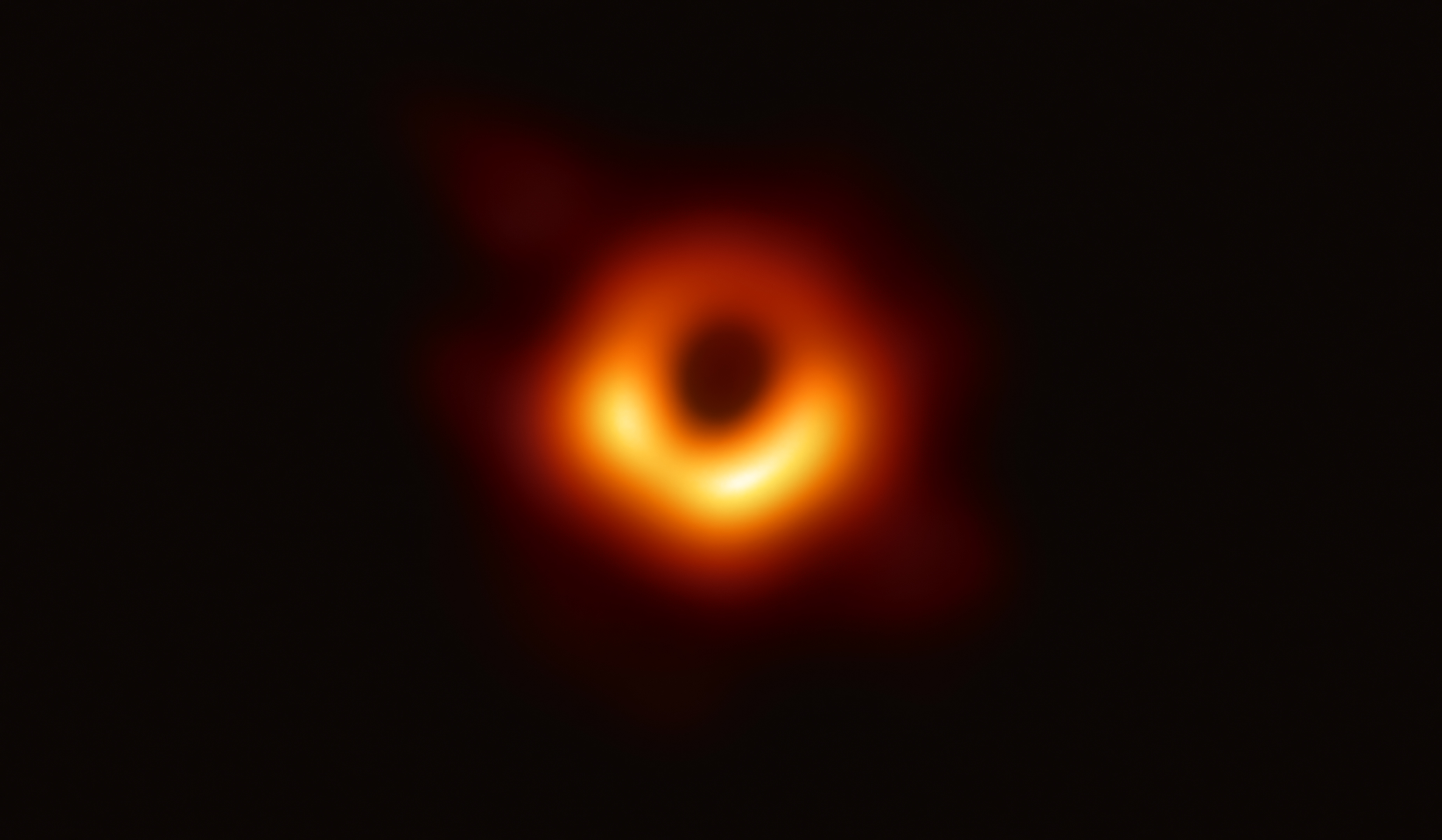 Primera imagen de M87* capturada por el Event Horizon Telescope