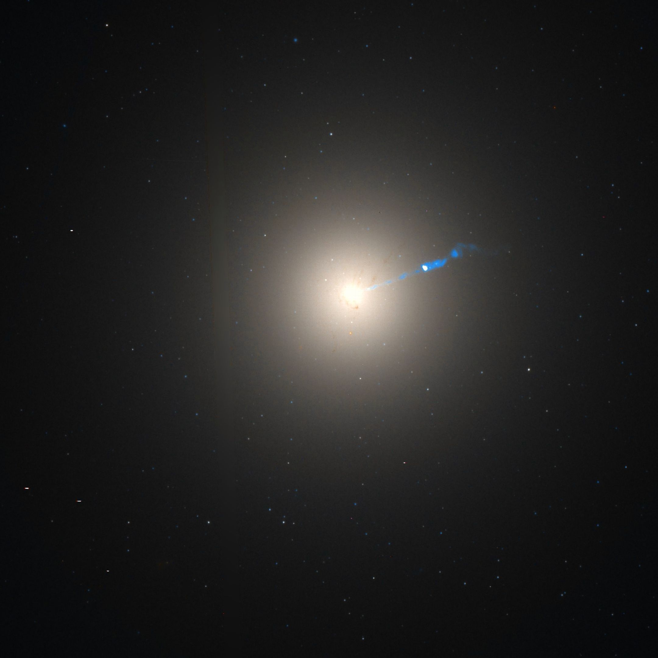 Galaxia M87 con su característico chorro relativista fotografiado por el Hubble