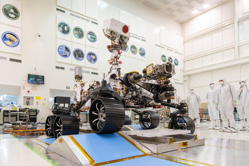 Sala limpia del rover Mars 2020 en el JPL